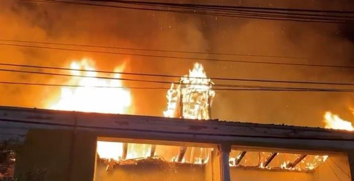 Zjarr i madh në Kalanë e Elbasanit, merr flakë banesa 