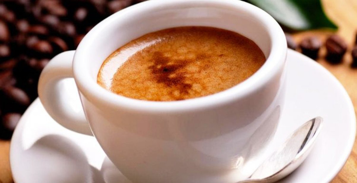 Njerëzit që e nisin çdo mëngjes me një kafe priren të jetojnë më gjatë 