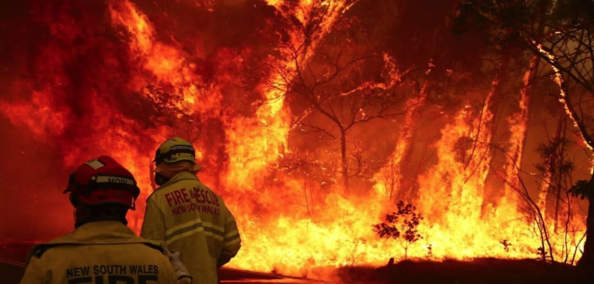 Australia në flakë, regjistrohet viktima e parë dhe mbi 90 vatra zjarri 