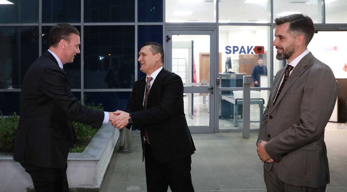 Një ditë para zgjedhjes së kreut të ri të SPAK, zyrtari i DASH takon Dumanin