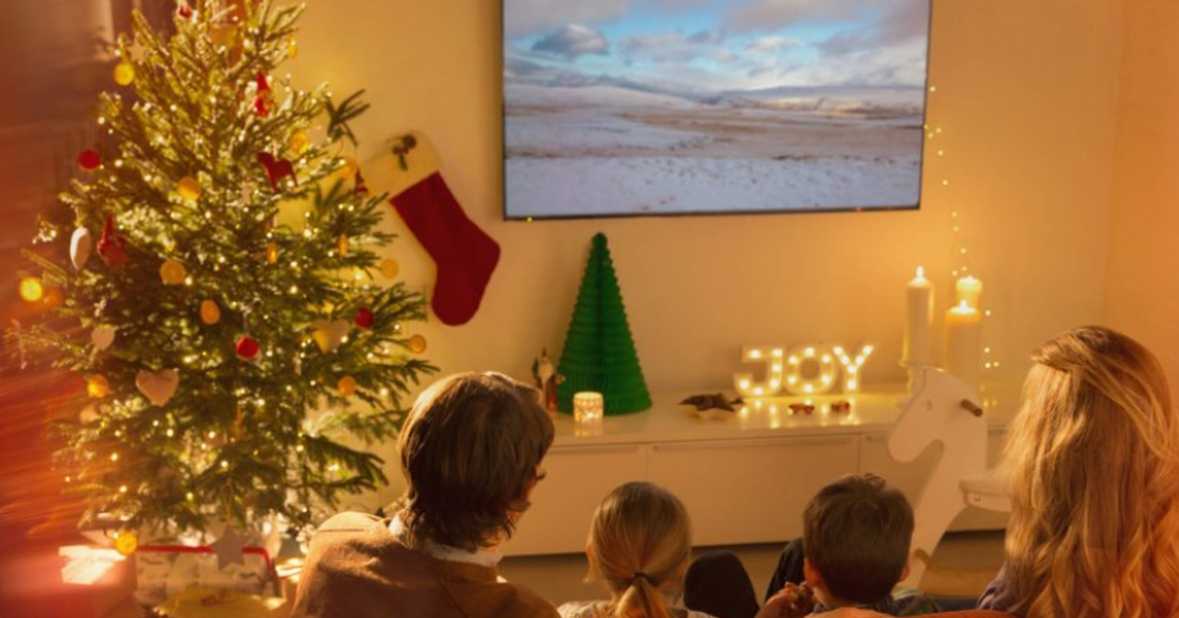 Me një batanije dhe filxhan çaji me vete/ Ja filmat që duhet të shihni për festa 