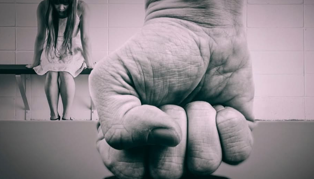 Strehëzat e dhunës/ Abuzimet në familje mbeten alarmante, 13 gra çdo ditë kërkojnë ndihmë dhe mbrojtje