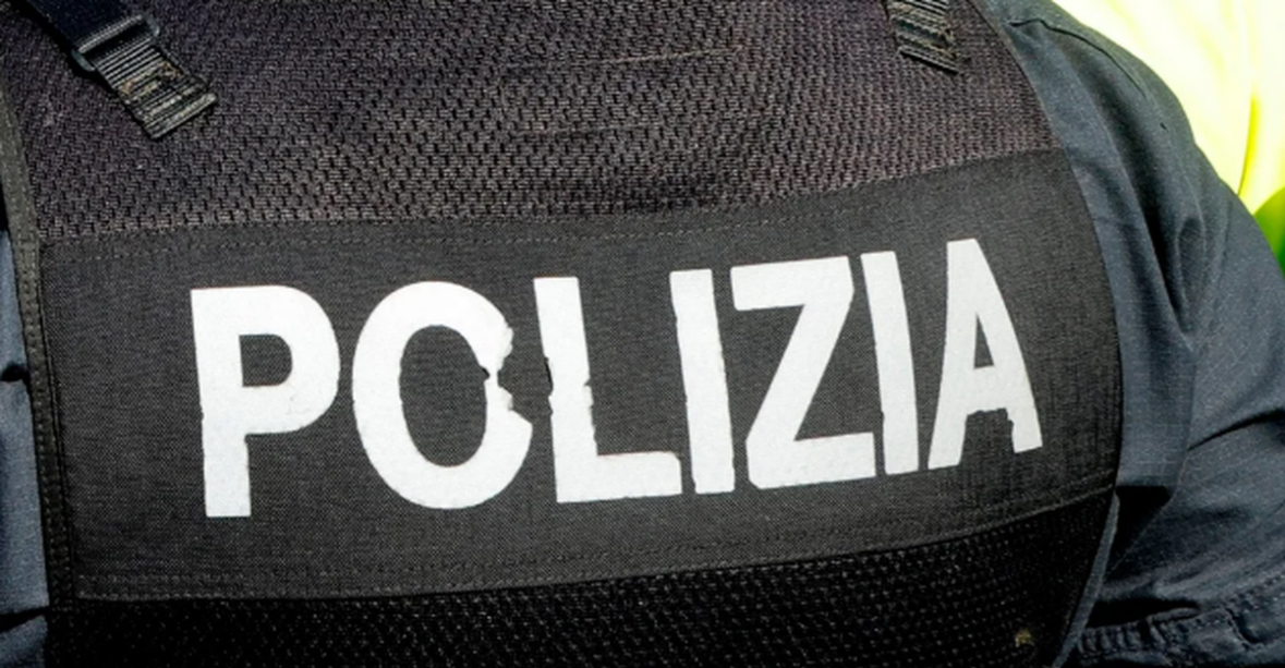 Mbi 200 mijë euro fitim në muaj duke pastruar para në Shqipëri, arrestohen 24 persona, mes tyre dhe një shqiptar 