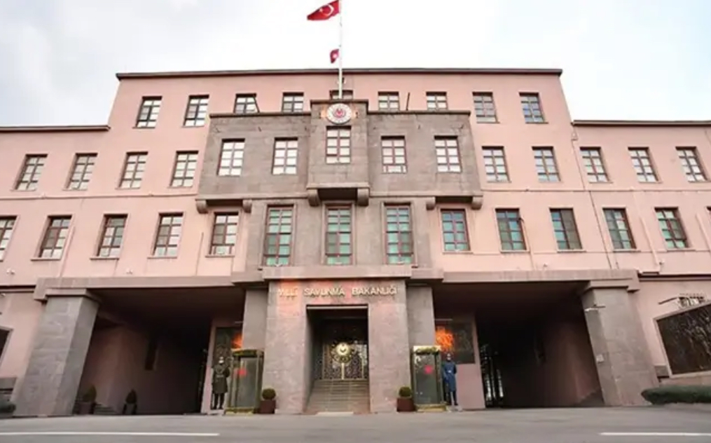 Fluturoi mbi hapësirën ajrore turke, Turqia rrëzon dronin në Detin e Zi