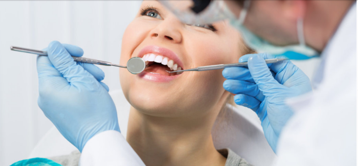 OBSH: Gjysma e popullsisë përballet me probleme të shëndetit oral, shqetësim edhe për Shqipërinë 