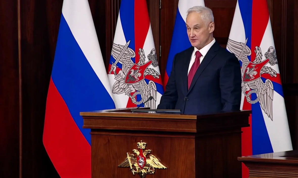 Paralajmëron ministri rus: NATO po përgatitet për përplasje ushtarake me Moskën