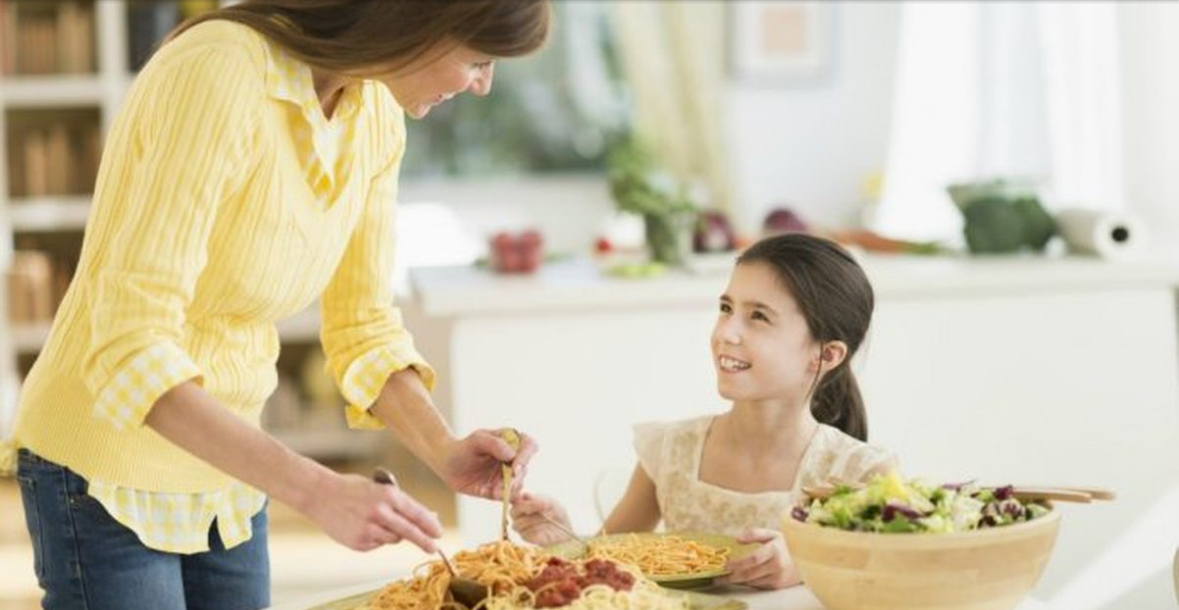 Jetëgjatësia nis nga pjata, ja si ndikon ushqimi tek mikrobioma 