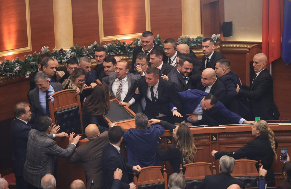 Përjashtimi i 29 deputetëve të PD, Komisioni i Etikës shqyrton nesër kërkesën e PS