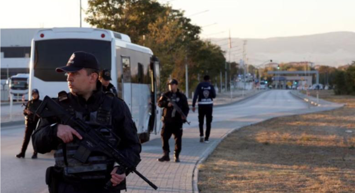 Arrestime masive në Turqi, burgosen 115 pjesëtarë të IS-it! Cili është grupi që bën masakra për Vitin e Ri?!