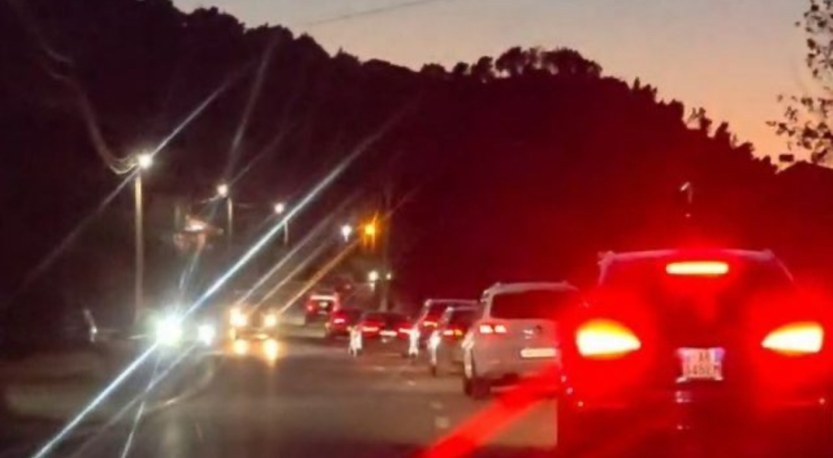 Trafiku që nuk mbaron kurrë! Aksi Elbasan-Librazhd në kaos të përhershëm dhe pa zgjidhje 
