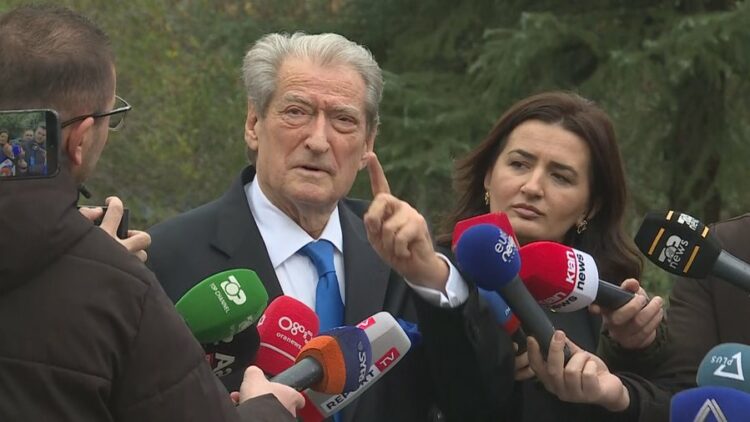 Berisha për Salinjin: Po ndjek agjendë personale, në Durrës, baza e braktisi