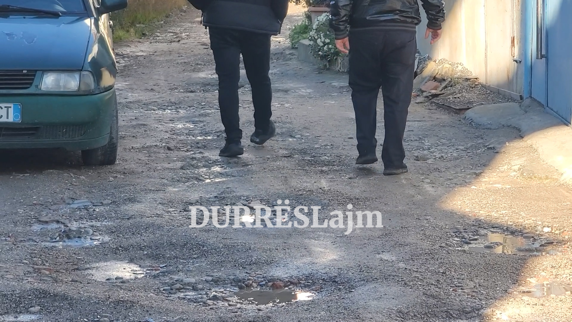 Vetëm 2 km larg qendrës së Durrësit, pa rrugë, pa kanalizime, pa ndriçim (VIDEO)