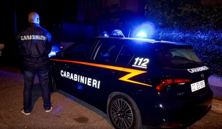 Çifti i bashkëshortëve gjenden të pajetë në shtëpi, policia gjen të ngordhur edhe qenin!