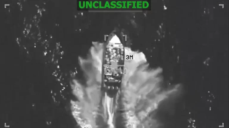 VIDEO/ Transportonte kokainë, SHBA bombardon anijen në Paqësor. Të paktën 4 të vdekur nga sulmi