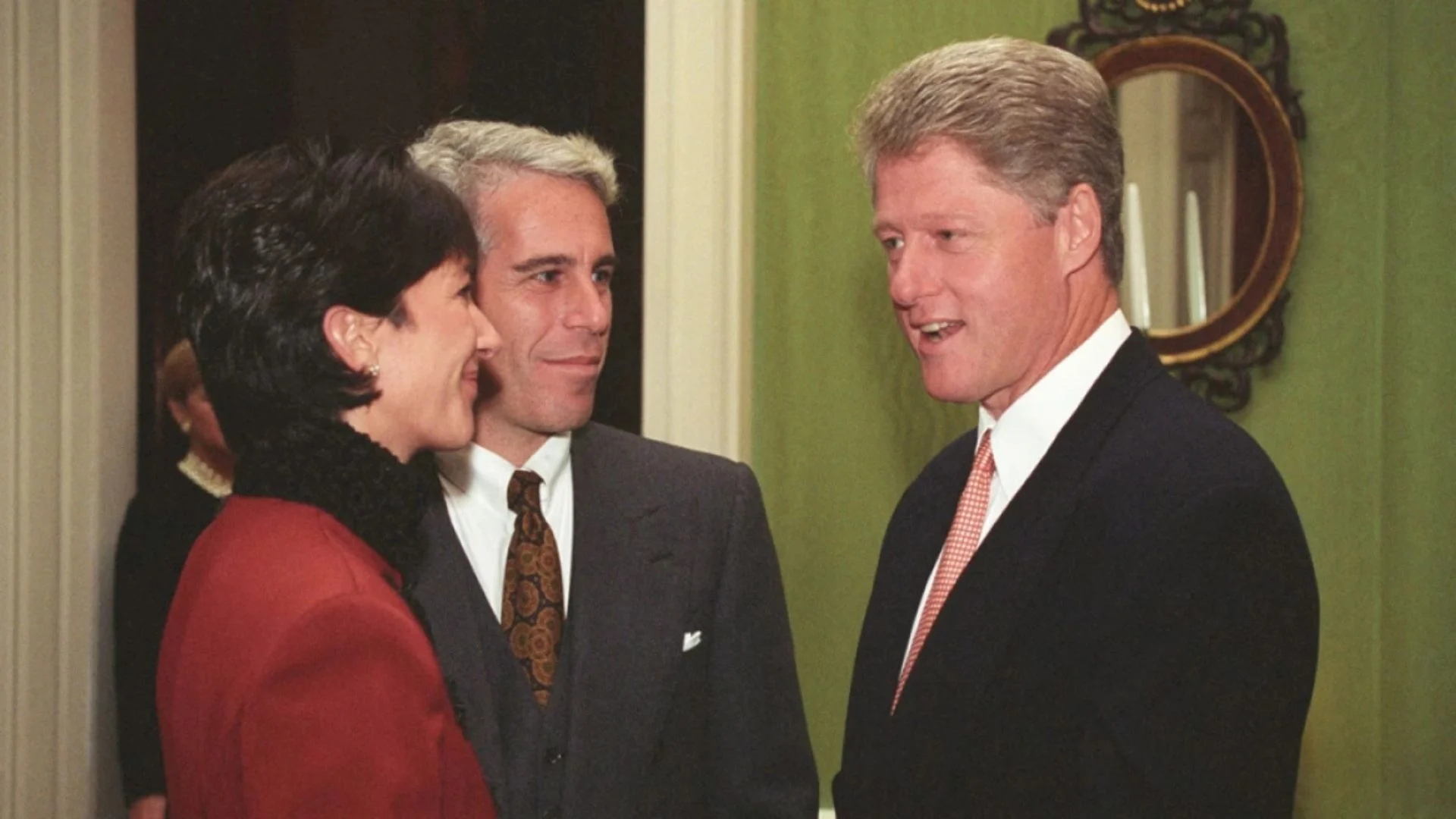 Bill Clinton thyen heshtjen pasi i dalin fotot nga dosja ‘Epstein’