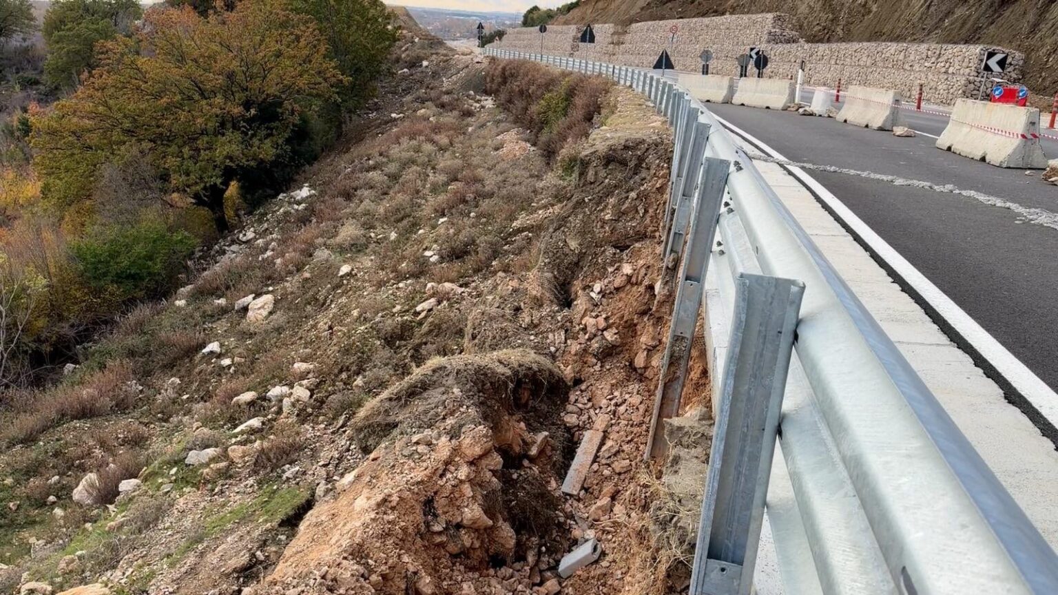 Shembet edhe aksi Shëngjin-Velipojë. Vepra u përurua 8 muaj më parë dhe kushtoi 4 mln euro