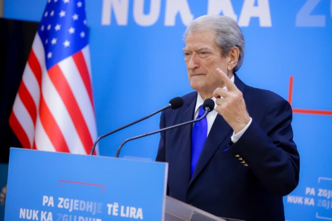 Berisha: Afera më e zezë është AKSHI i familjes Rama!