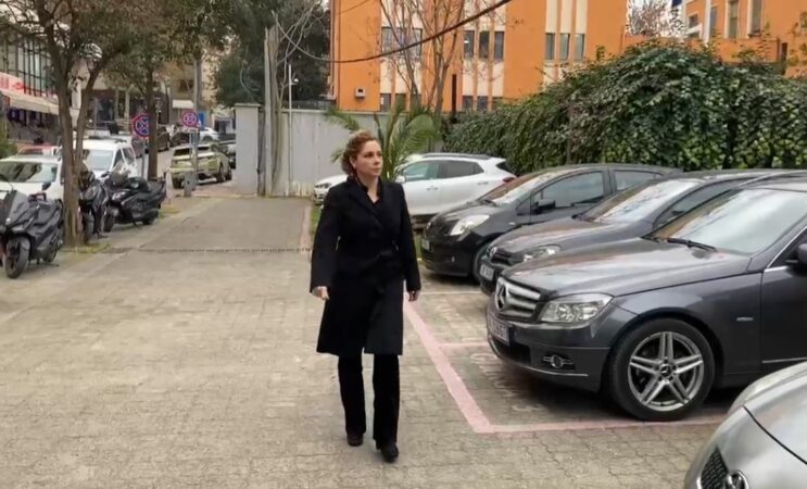 Deputetja e PS, Olta Xhaçka paraqitet në SPAK