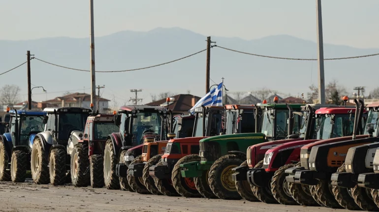 Fermerët në Greqi në protestë, bllokohet sërish aksi rrugor Kakavijë-Janinë