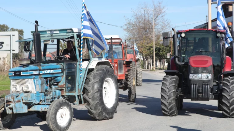 Fermerët në Greqi sërish në protestë/ Bllokohet për disa orë qarkullimi në aksin Kakavijë-Janinë