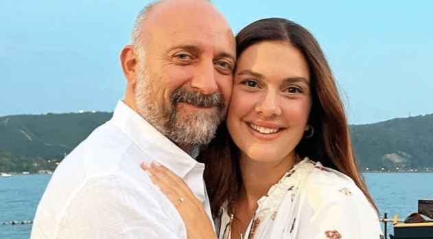 Partnerë në ekran dhe në jetë, Bergüzar Korel zbulon prapaskenat e xhirimeve me Halit Ergenç