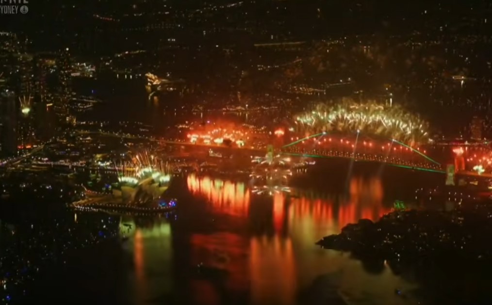 Viti i Ri 2026 mbërrin edhe në Australi, festime me spektakël fishekzjarrësh, por edhe me masa të rrepta sigurie