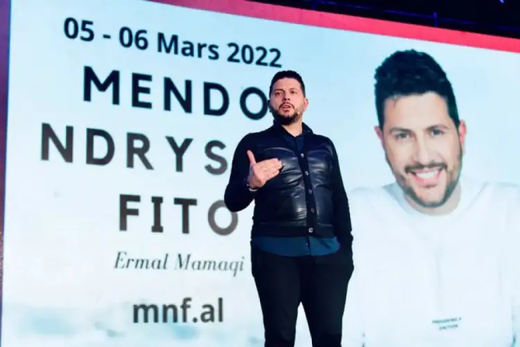 Skandal fiskal? Trajnimet motivuese të Ermal Mamaqit marrin pagesa me zarf, pa faturë