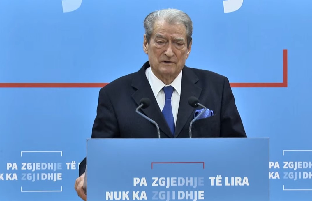 “Të dhënat e çdo shqiptari janë disponuar nga Ergys Agasi”- Berisha: Frikë se AKSHI mund të bllokohet, Rama urdhëroi…