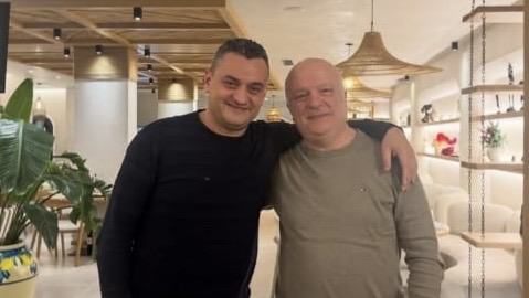 Deputeti Dyrmishi i uron ditëlindjen doktorit më të mirë