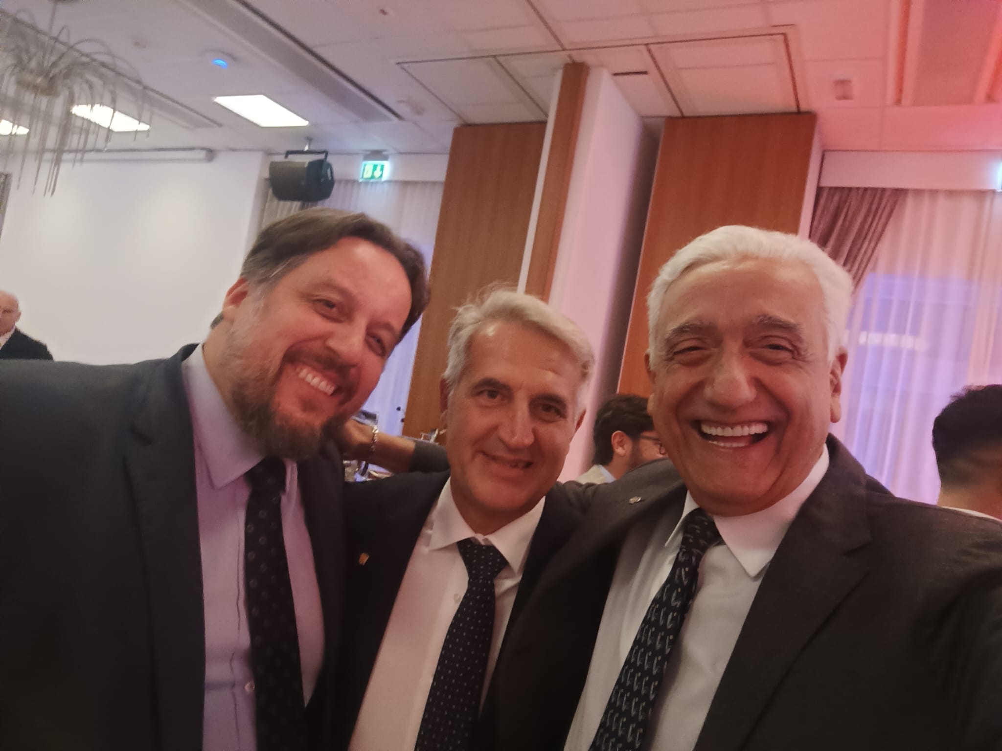 Përsosmëria italiane në Tiranë: E kaluara, e tashmja dhe kultura në festën e Krishtlindjeve të Confindustria Albania