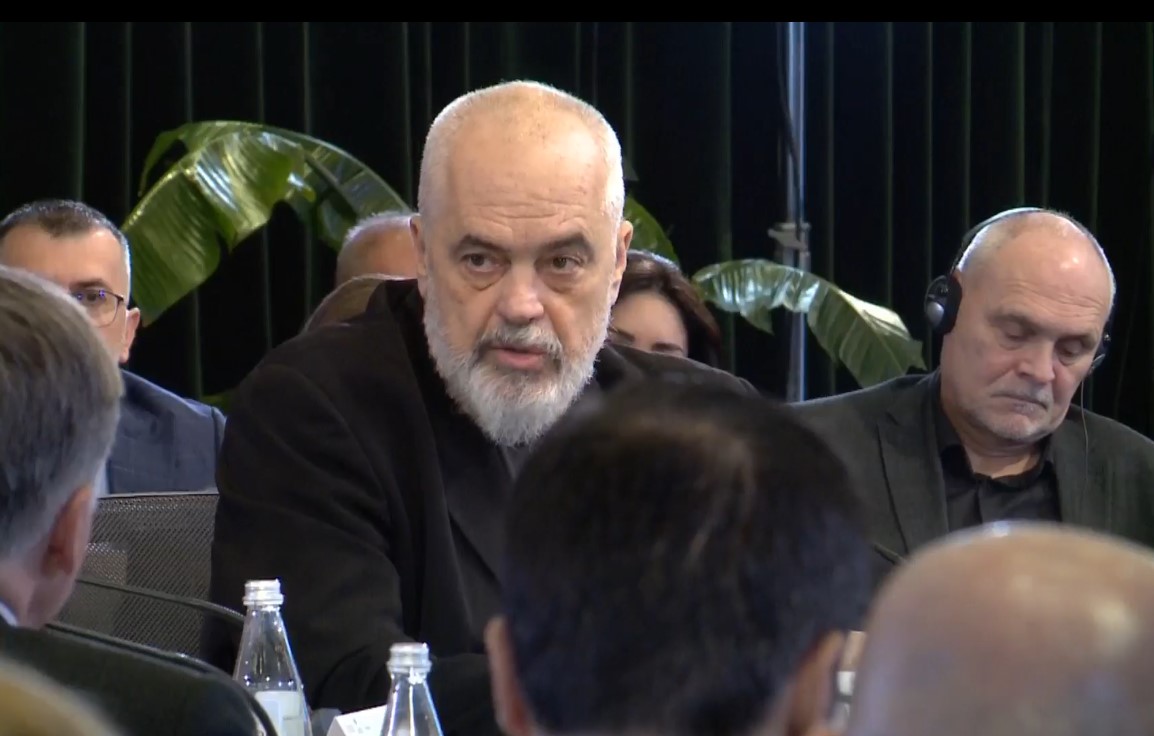 “Teknologjia na ka dhënë mundësi epokale”/ Rama: Por na duhen kapacitete të digjitalizimit që ende nuk i kemi