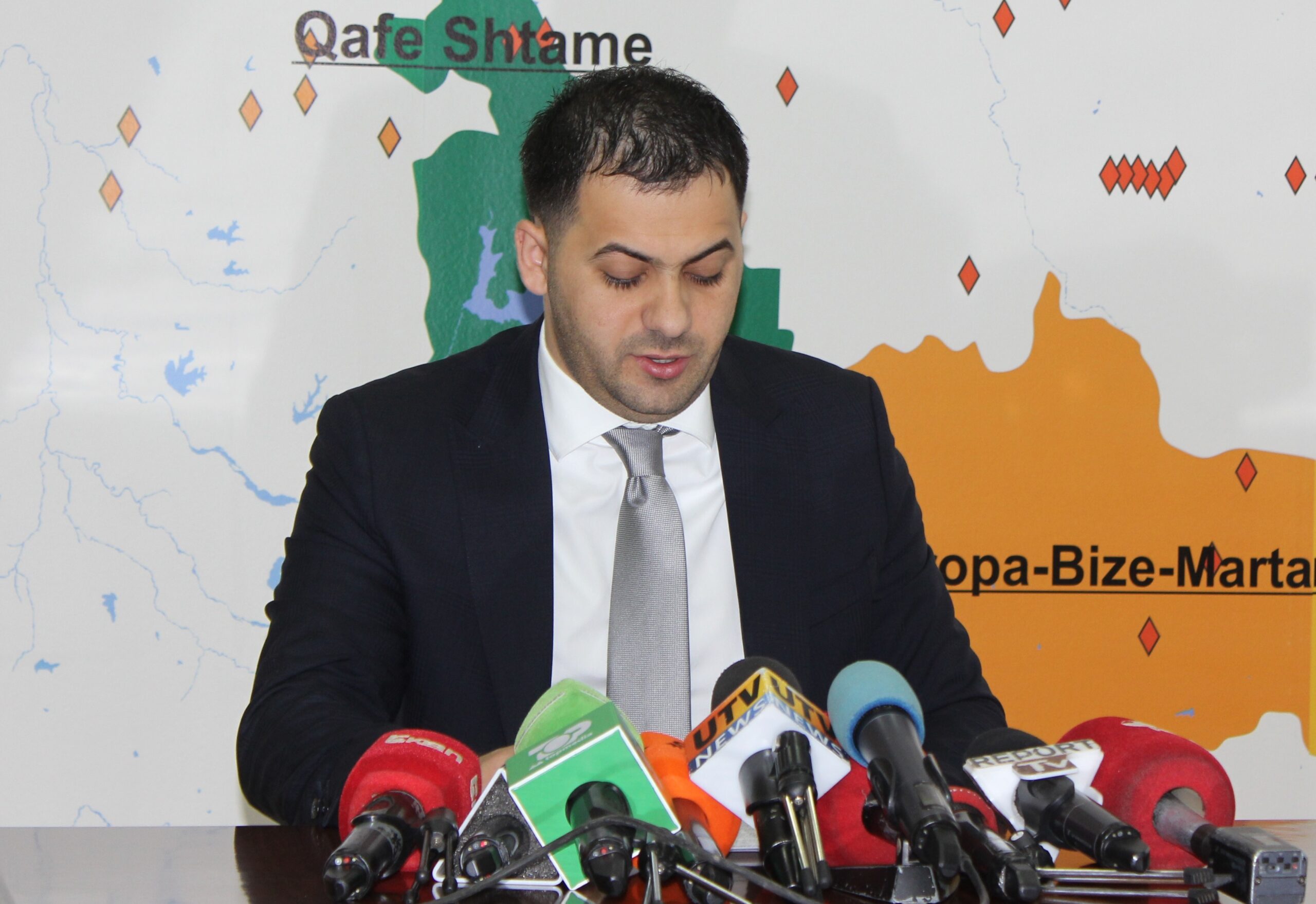 Avokati Maks Haxhia: Ergys Agasi nuk është arratisur, ja ku ndodhet dhe pse