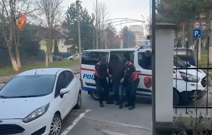 Tentoi të vriste me mjet prerës 60-vjeçarin, arrestohet autori i ngjarjes! Ja si është gjendja e të plagosurit