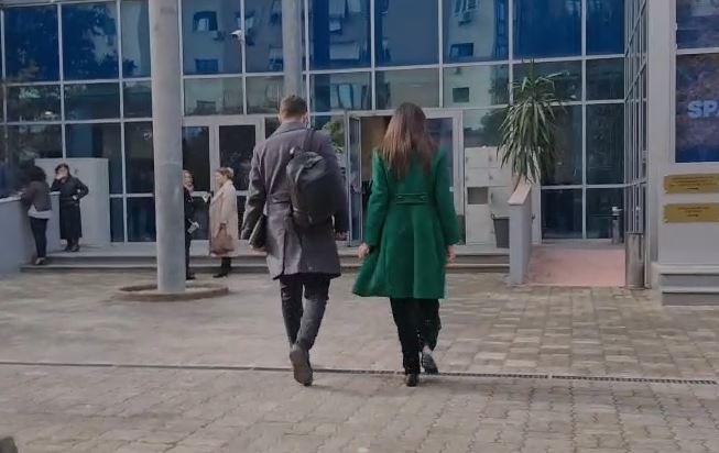 Aksioni i SPAK në AKSHI/ Abuzime me tendera miliona euroshe, Mirlinda Karcanaj dhe Hava Delibashi paraqiten në GJKKO
