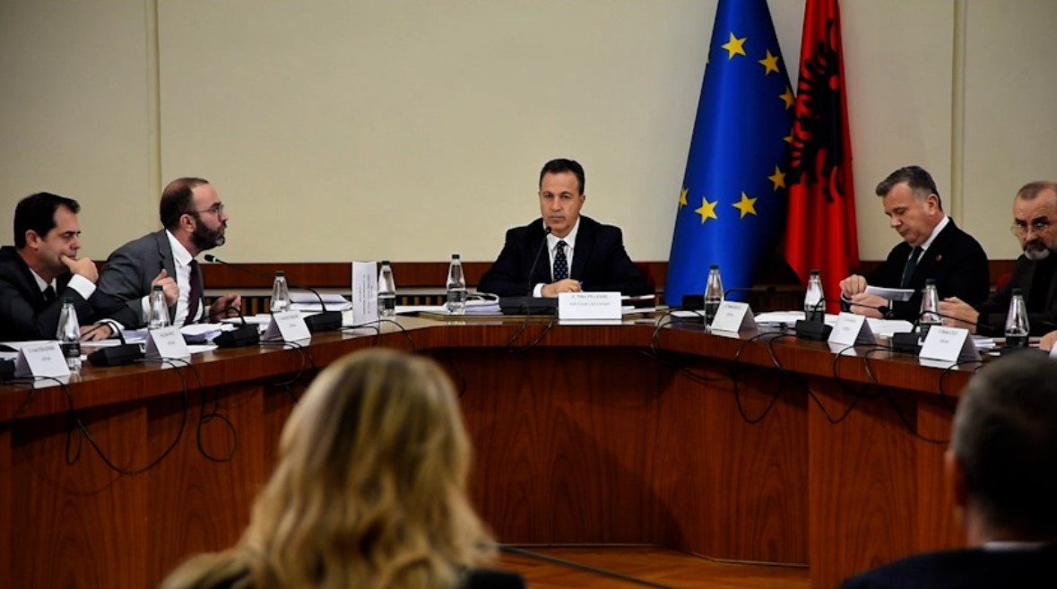 Kërkesa e SPAK për arrestimin e Ballukut, PD kërkon mbledhje të hënën, PS në janar!