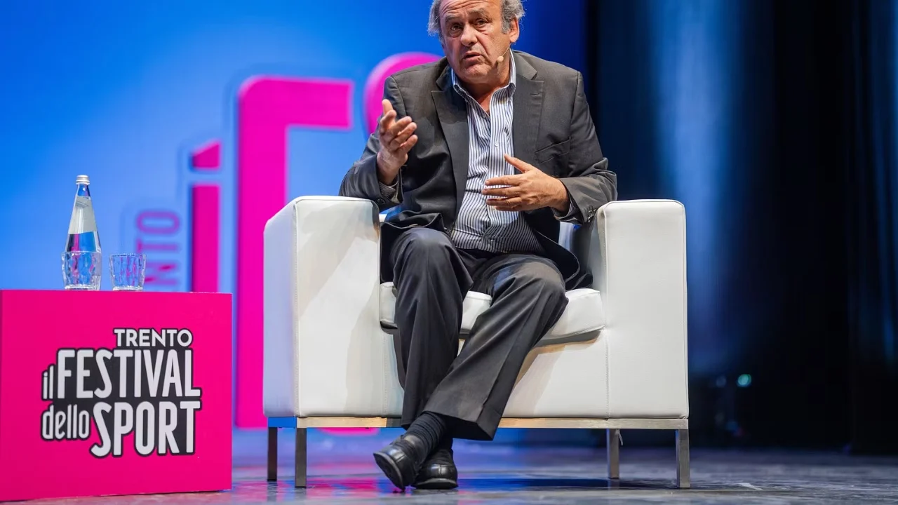 Legjenda Platini: Juventus nuk është në shitje, jam krenar që John Elkann refuzoi