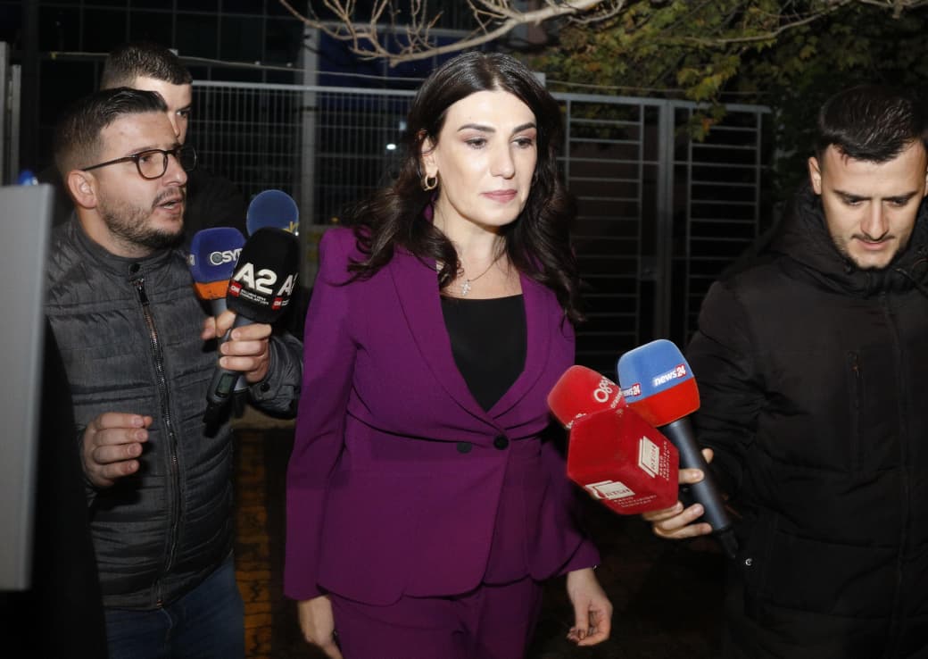 SPAK lëshon urdhër arrest për drejtoreshën e AKSHI-t, Mirlinda Karçanaj, Ergys Agasin dhe biznesmenin Ermal Beqiri