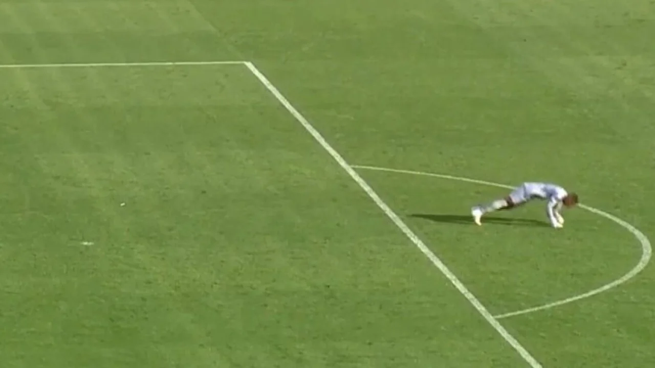 Moment tronditës në Kupën e Kombeve të Afrikës, portieri i Sudanit rrëzohet pa ndjenja gjatë ndeshjes