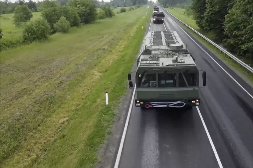 Çfarë po planifikon? Rusia ‘fryn muskujt’: Sistemi raketor ‘Oreshnik’ ka hyrë zyrtarisht në shërbim në Bjellorusi