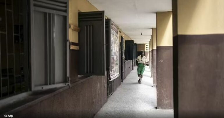 U morën peng nga bandat, lirohen 100 nxënës të rrëmbyer në Nigeri