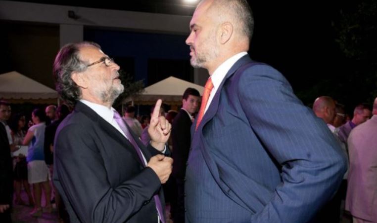 Edi Rama dhe Koço Kokëdhima ribashkohen, darkojnë në restorant!