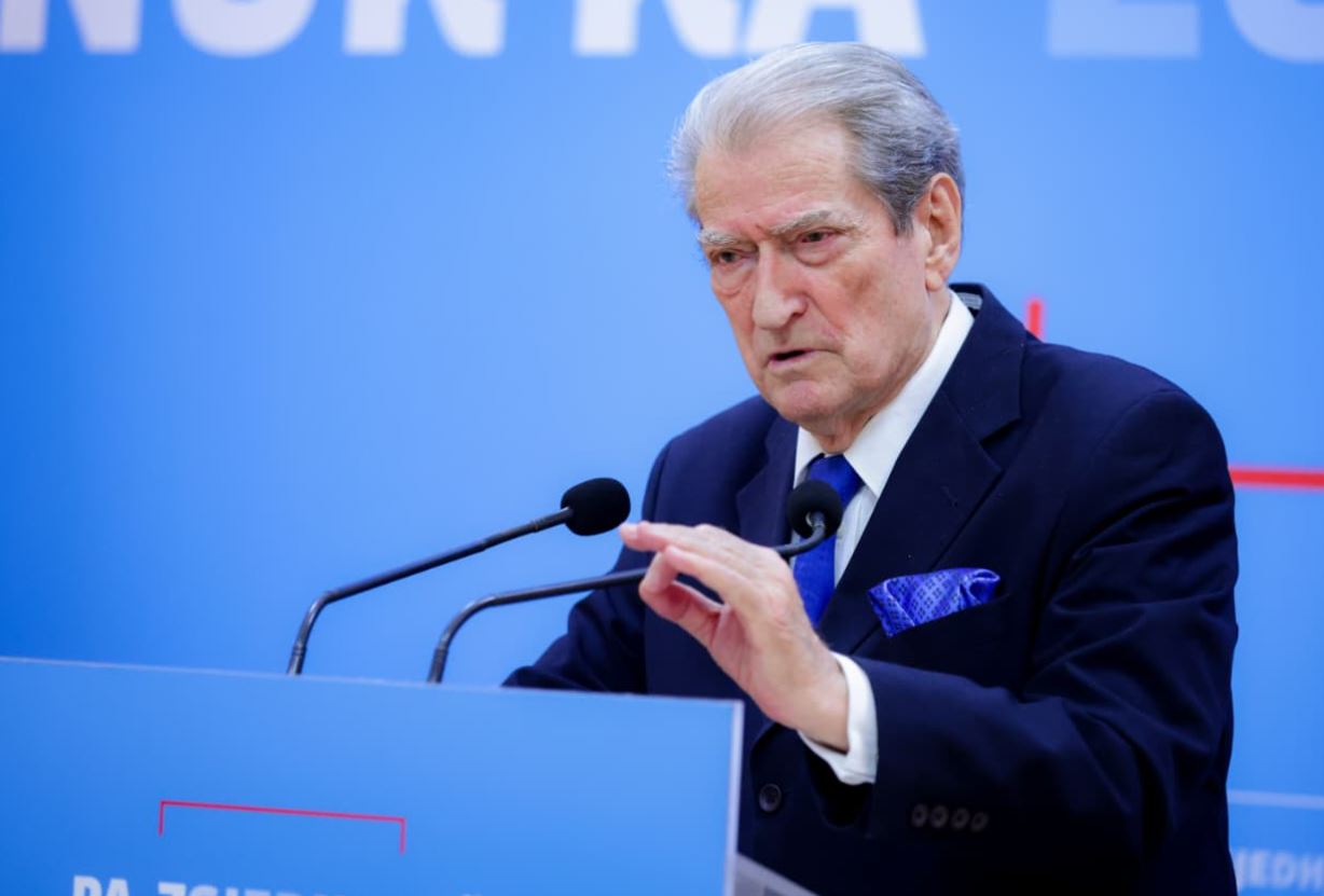 “Vila, 300 apartamentet dhe 2 jahte”, Berisha rendit pasuritë e Ballukut: T’i falet Zotit që Shqipëria s’ka dënimin me vdekje