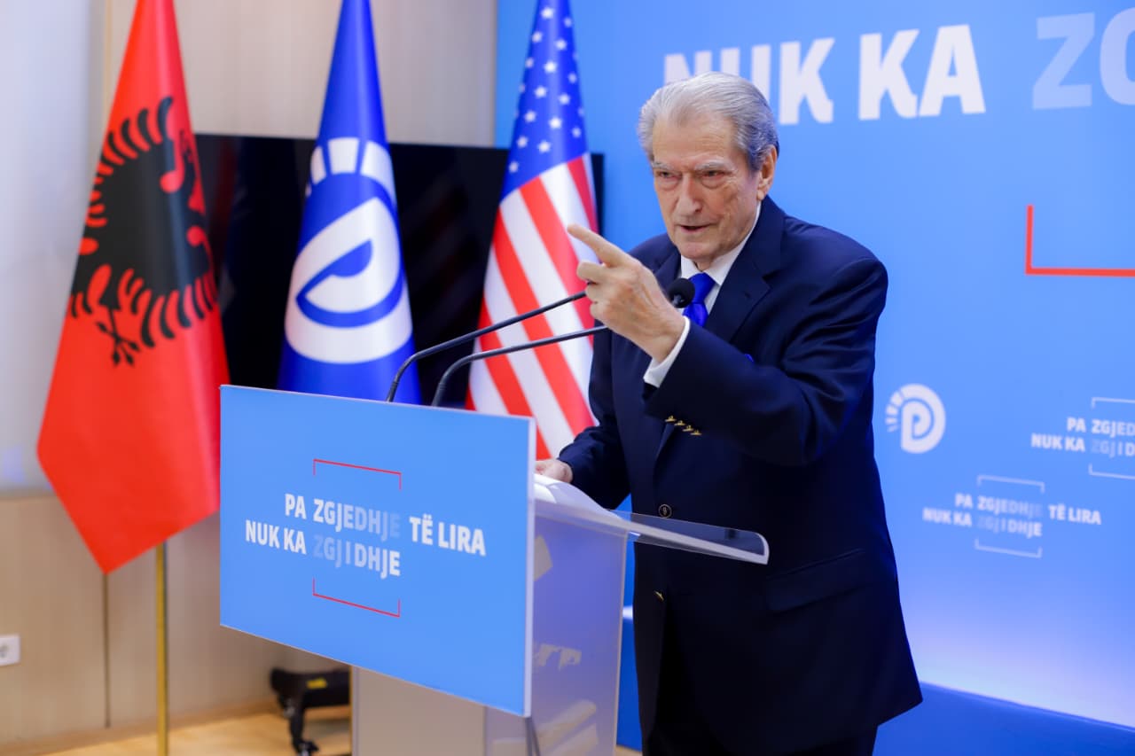 Berisha: Brukseli të hetojë marrëveshjen e fshehtë Rama-Mogherini për ndërtimin e kampusit në Tiranë