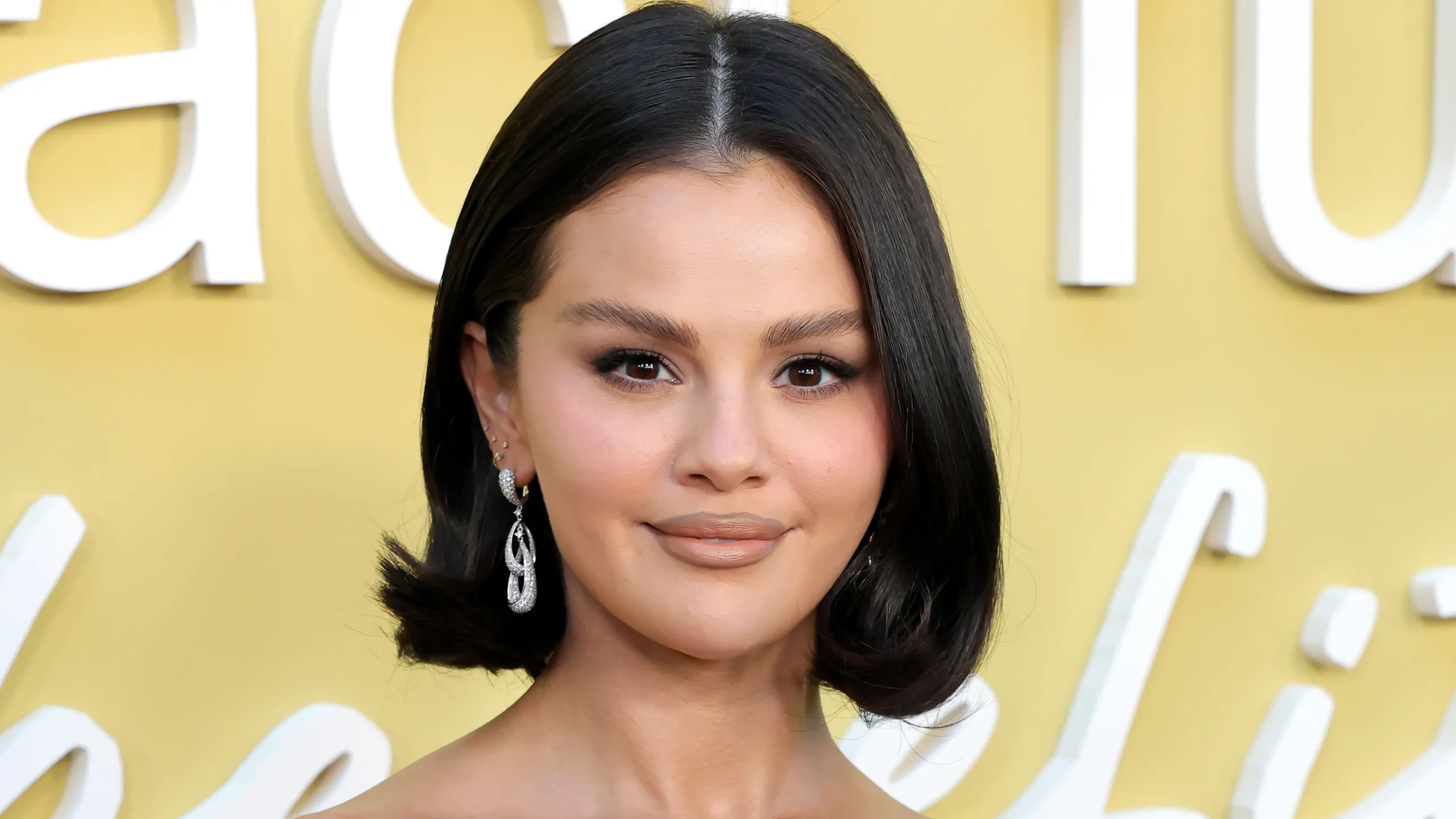 Selena Gomez flet me fansat: Sëmundja po më ndryshon zërin