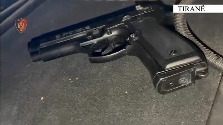 “Jam agjent imobilar”/ Theu ‘arrestin shtëpiak’ dhe mashtroi një shtetase se do t’i gjente shtëpi me qira, duke i marrë para, arrestohet i riu