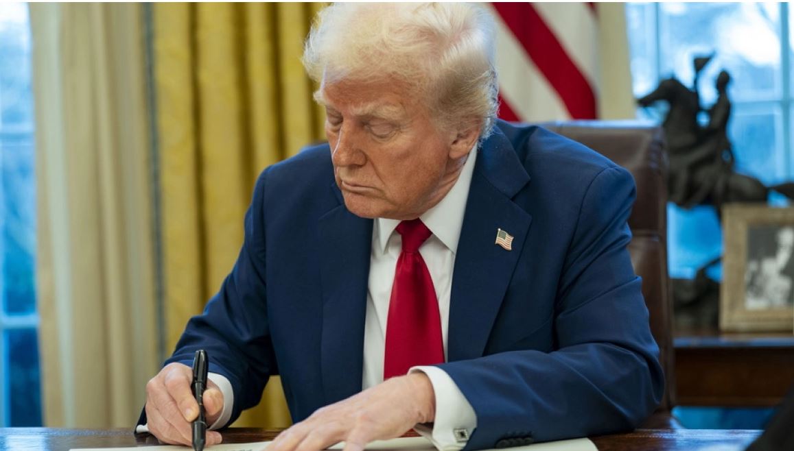 Demokratët kërkesë presidentit Trump: Anuloni tërheqjen e 30 ambasadorëve, bëhen 100 pozicione të lira diplomatësh!