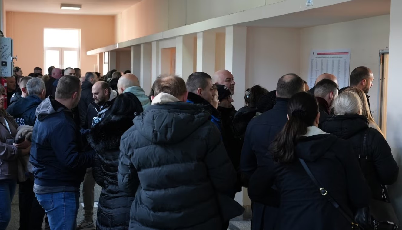 Zgjedhjet e parakohshme në Kosovë, Lista Serbe voton në mënyrë kolektive në Mitrovicën e Veriut