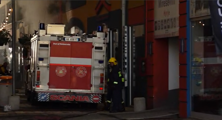 Zjarri shkrumbon magazinën e bimëve medicinale, dëme të konsiderueshme materiale! Policia dyshon se shkak u bë….