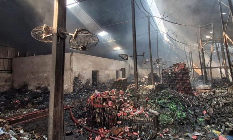 Të paktën 25 të vdekur nga zjarri në dy ndërtesa në Kalkuta (VIDEO)