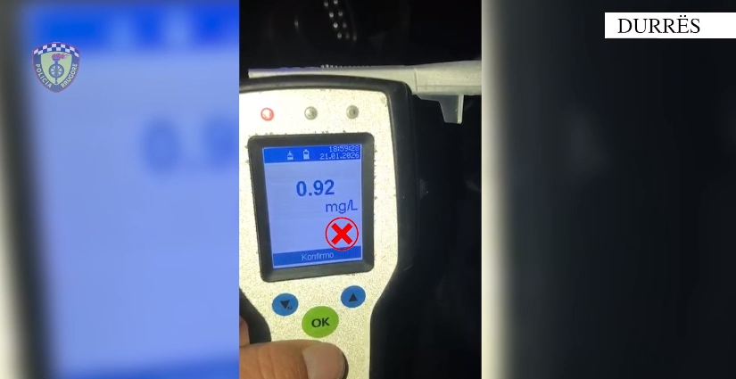 Tapë në timon dhe tenton të korruptojë policin, arrestohet 43-vjeçari në Durrës (VIDEO)